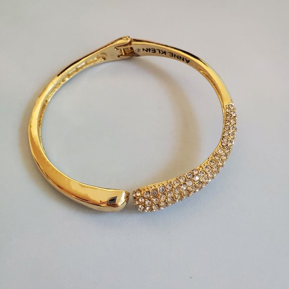 💖 Anne Klein Gold Pave Rhinestones Hinged Modern - Picture 2 of 3
